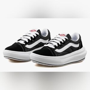 For Darroughh Only. EUC VANS Mens 12 plimsolls (13.5 Womens) sneaker